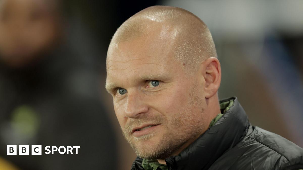 Liam Manning looks on during his time in charge of Norwich City this season