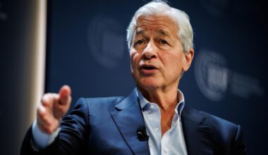 Trump Sues JPMorgan for $5 Billion Over Debanking Claims