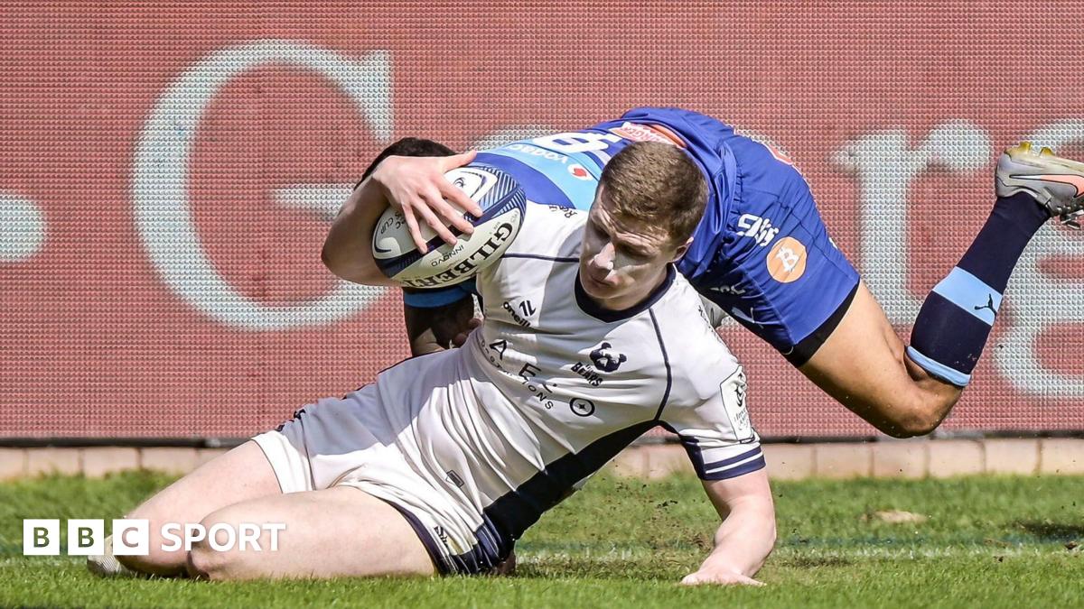 Noah Heward slides in to score a try for Bristol Bears