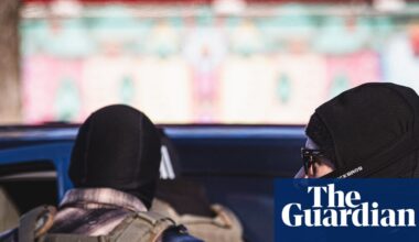 ‘My hands were really shaky’: high-school journalist documents ICE raids | Minneapolis