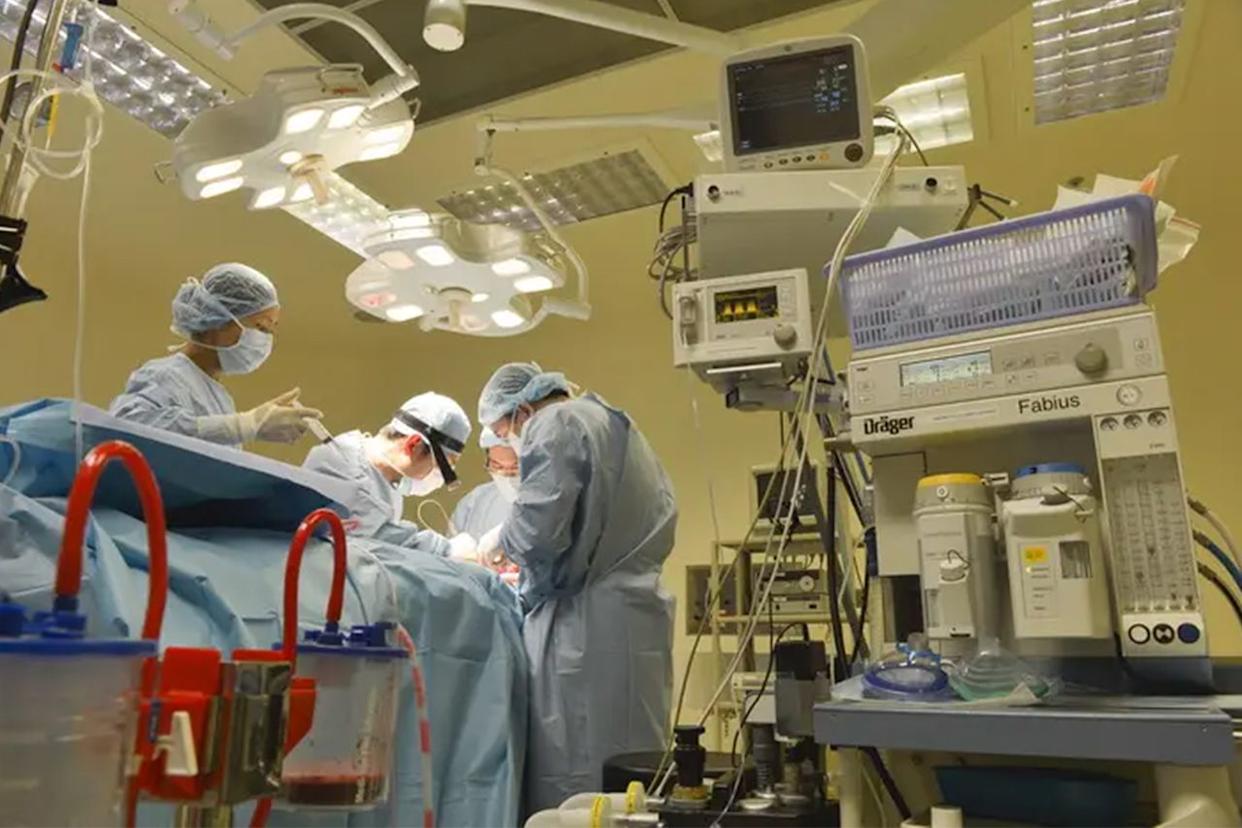 FV Hospital Surgeons working on H.