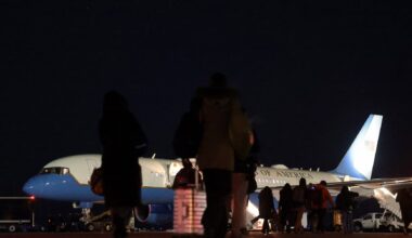 Trump's plane lands safely after 'minor electrical issue,' Davos trip to continue