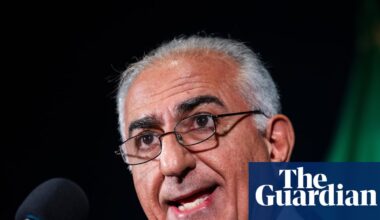Son of former shah says he is ‘uniquely positioned’ to lead Iran as he predicts end of regime | Iran