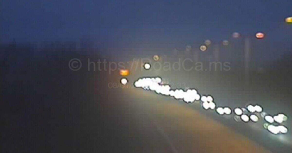 M1 traffic LIVE: Motorway closed after truck overturns near East Midlands Airport | UK | News