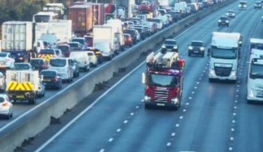M3 traffic LIVE: Vehicle fire sparks chaos for drivers facing 90-minute delays | UK | News