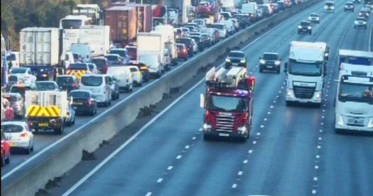 M3 traffic LIVE: Vehicle fire sparks chaos for drivers facing 90-minute delays | UK | News