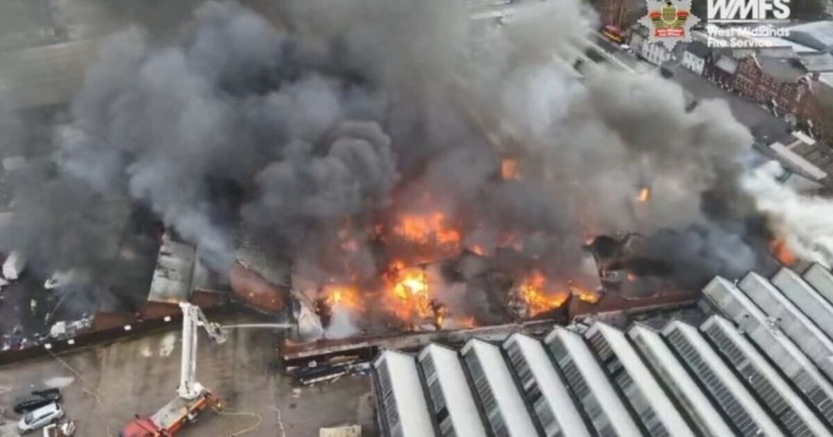 Wolverhampton fire LIVE: 'Explosions' heard as blaze devours factory in 'toxic incident' | UK | News