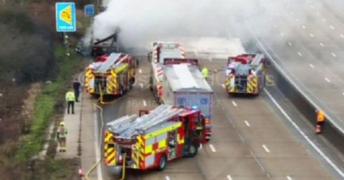 M25 traffic LIVE: Lorry fire sparks motorway closure | UK | News
