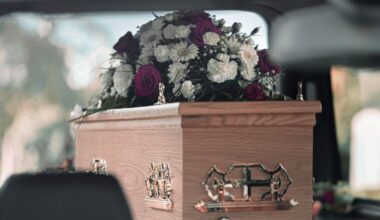 UK funeral firm collapses into administration - 46,000 'out of pocket' | UK | News