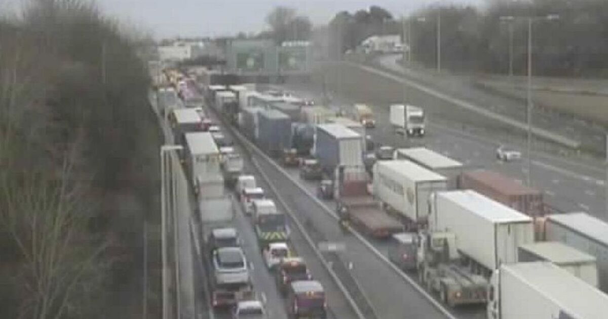 M25 Dartford Tunnel LIVE: Drivers face huge delays | UK | News