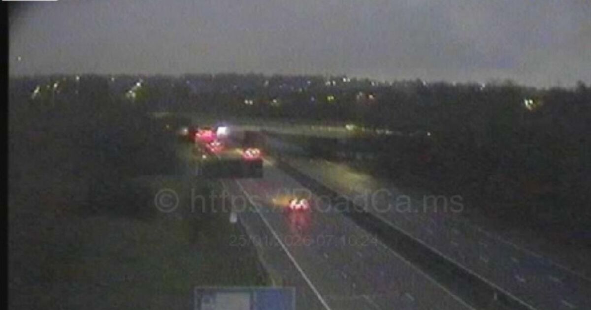 M1 traffic: Lanes closed after three-vehicle crash sparking delays near Watford | UK | News