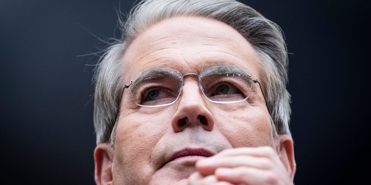 Bessent Says Trump Wants US Control of Greenland to Avoid 'Hot War'