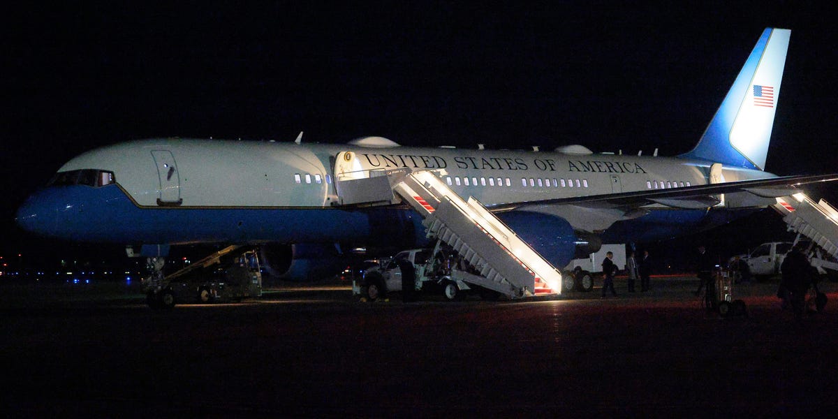 Trump's Davos Speech Looks Set for Delay After Air Force One U-Turn