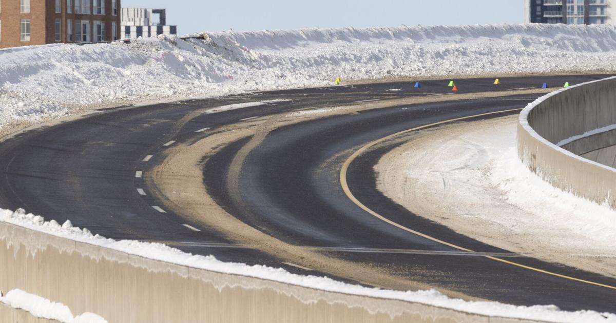 Waterloo woman dies after vehicle plunges off Highway 7/8 flyover in Kitchener - therecord.com