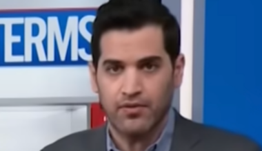 Harry Enten Names The Trump Official Who Is A 'Political Disaster' Right Now