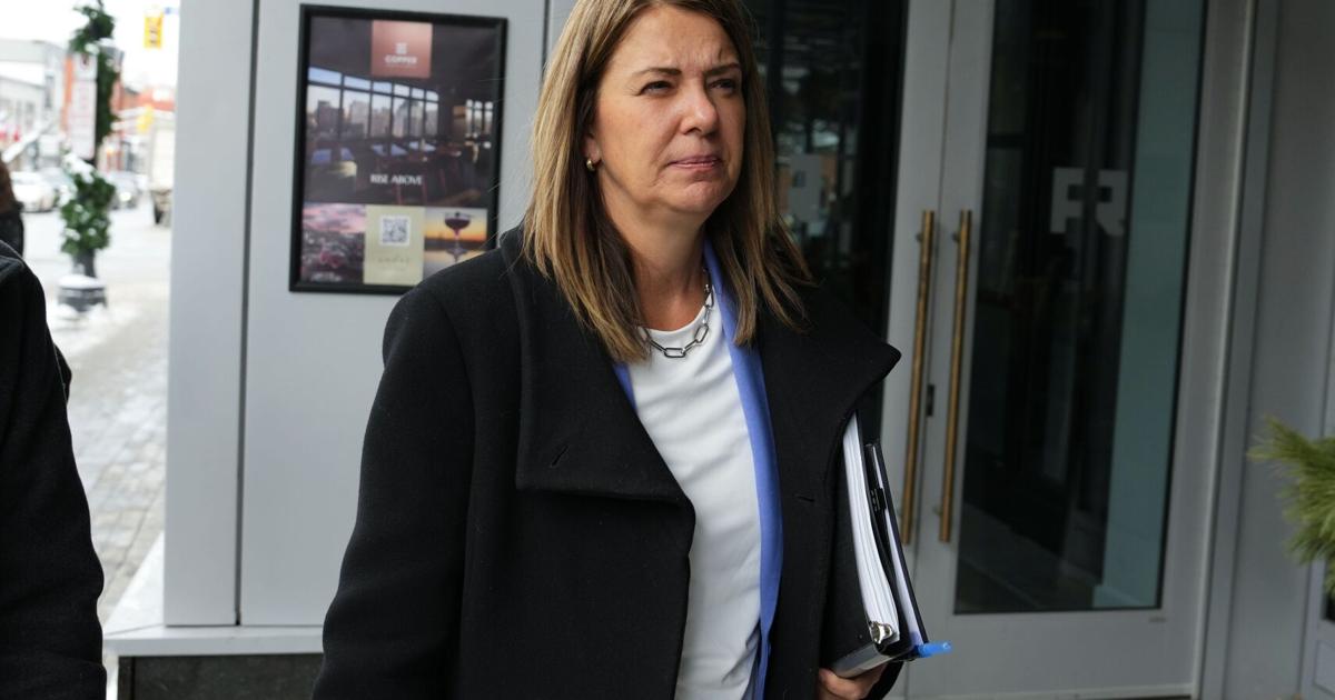 Danielle Smith narrows Alberta oil pipeline options, potentially complicating route to B.C. coast - Toronto Star