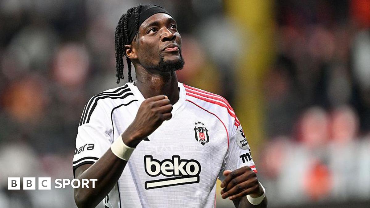 Tammy Abraham holds up his fist to celebrate