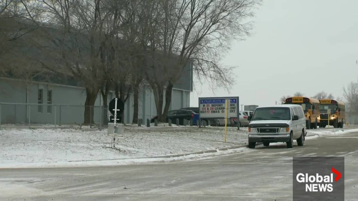 Click to play video: 'Child used fake gun in threat towards elementary school: RCMP'