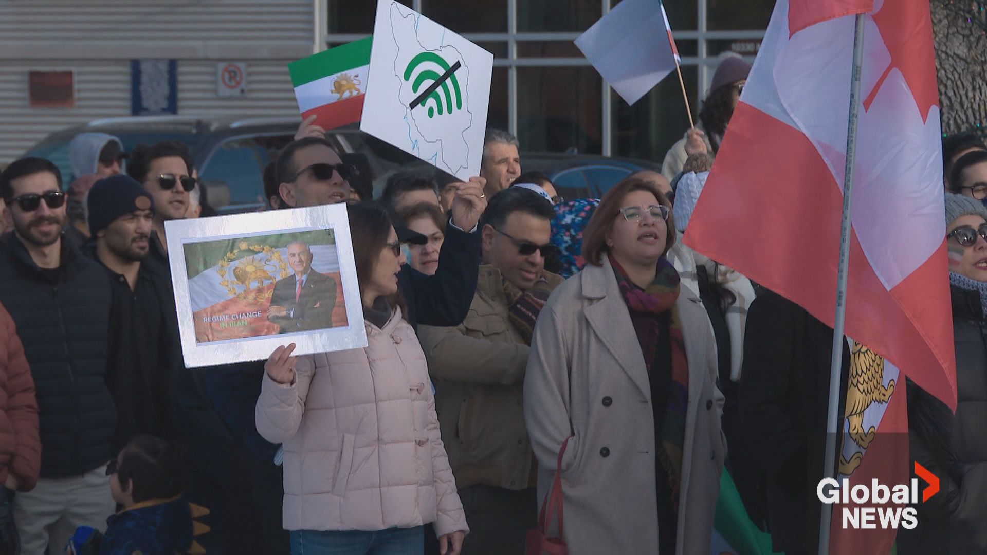 Click to play video: 'Edmontonians join protests against Iranian government'