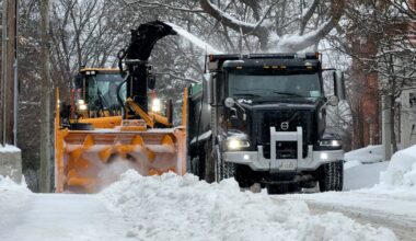 City crews move into full snowbank removal mode across residential streets - CTV News