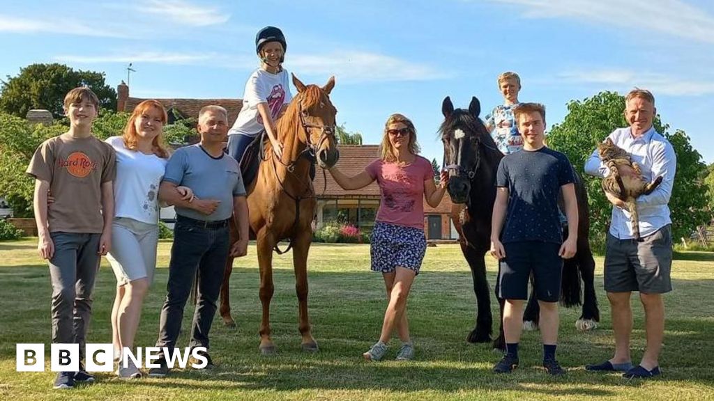 Can community groups help cut small boat crossings?