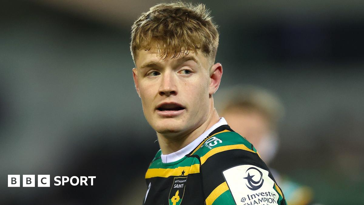 Fin Smith playing for Northampton