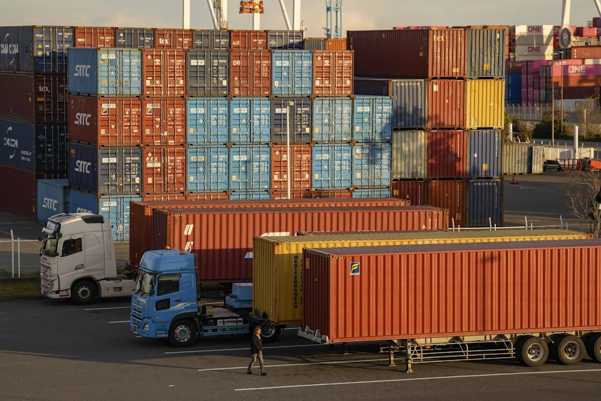 China’s Feud With Japan Worsens as Tokyo Slams Export Controls