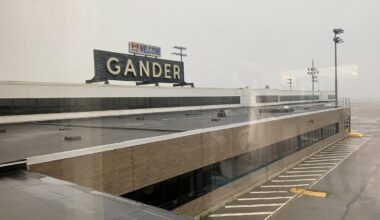Gander, N.L., residents drop everything to drive stranded air passengers to hotels
