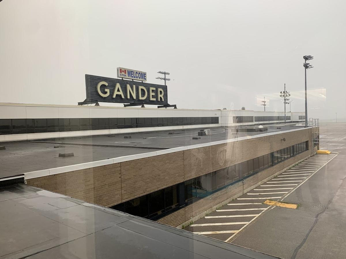 Gander, N.L., residents drop everything to drive stranded air passengers to hotels
