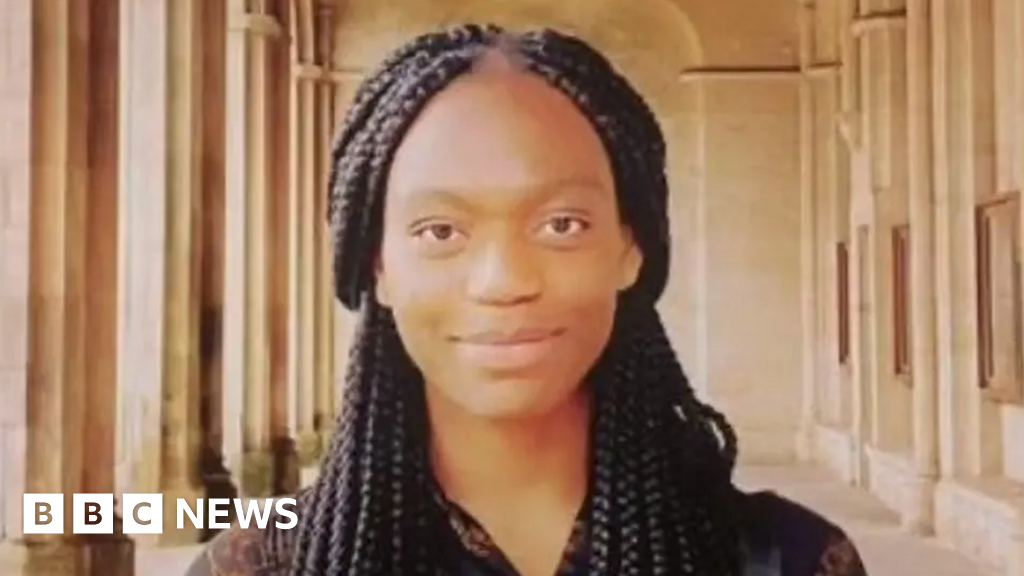 St Andrews University rector removed from court role