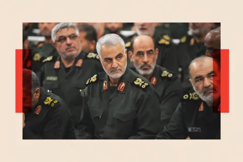 Anadolu Agency/Getty Images Qassem Soleimani (C) 
