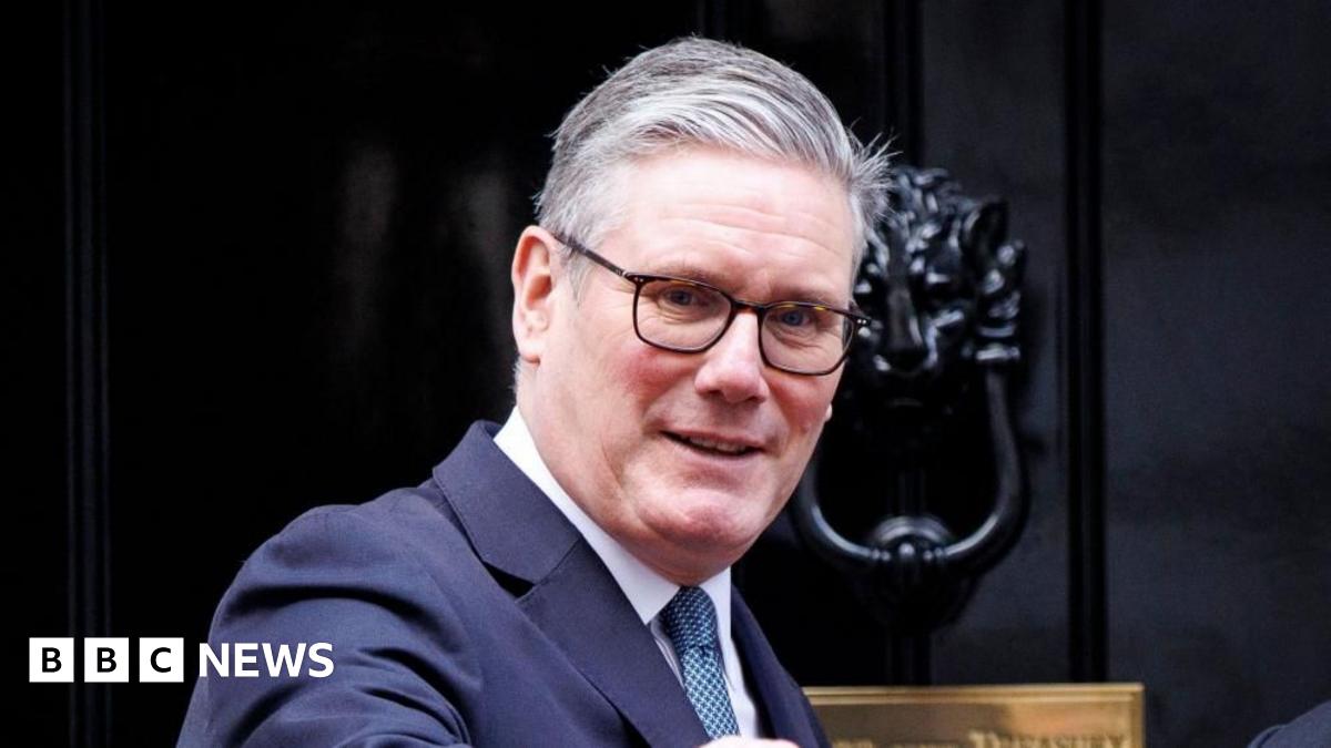 Sir Keir Starmer outside Downing Street