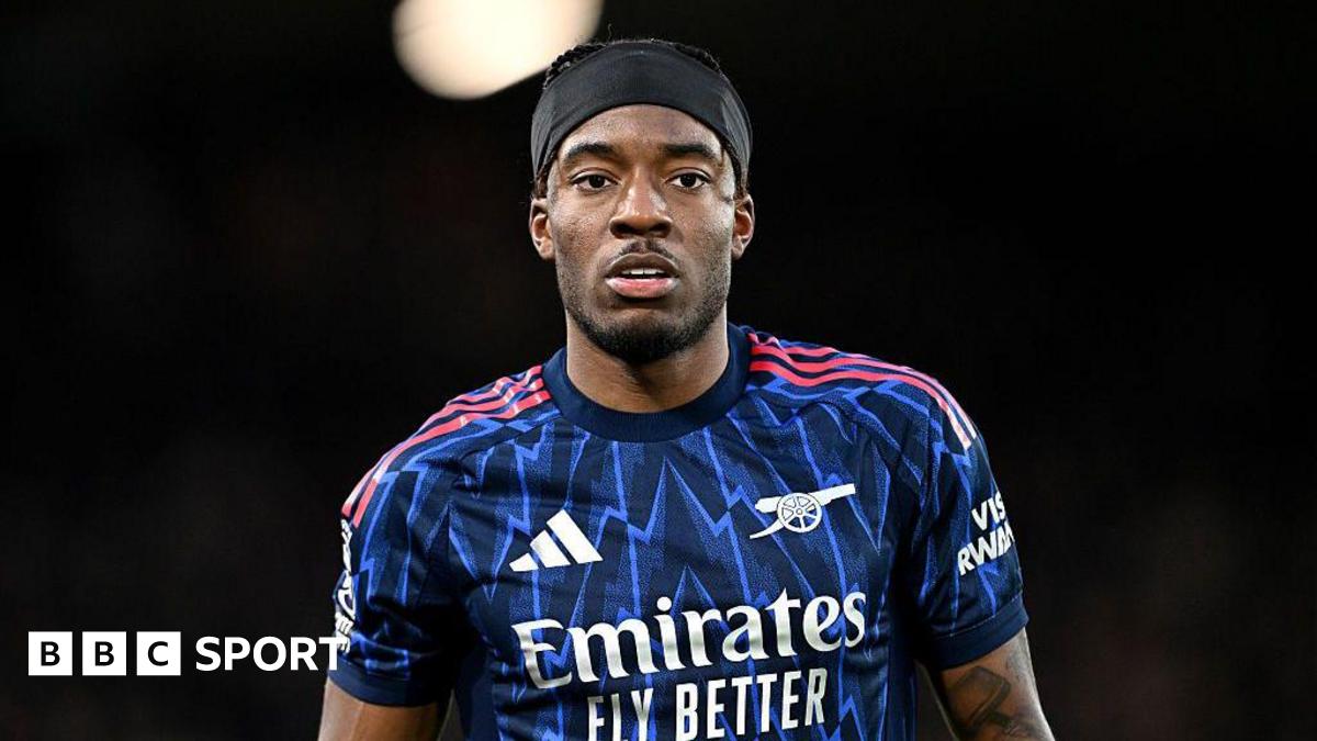 Noni Madueke on the pitch during Arsenal v Leeds