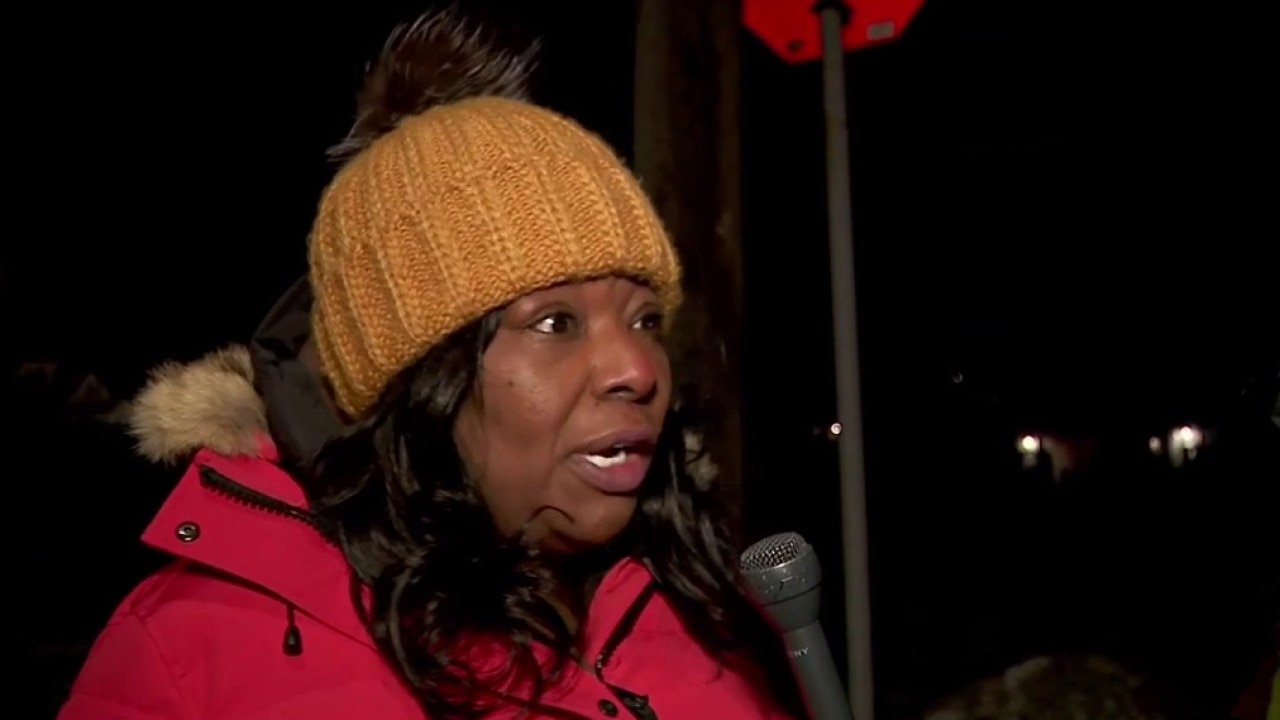 Mpls City Council Member Vetaw at scene of ICE shooting