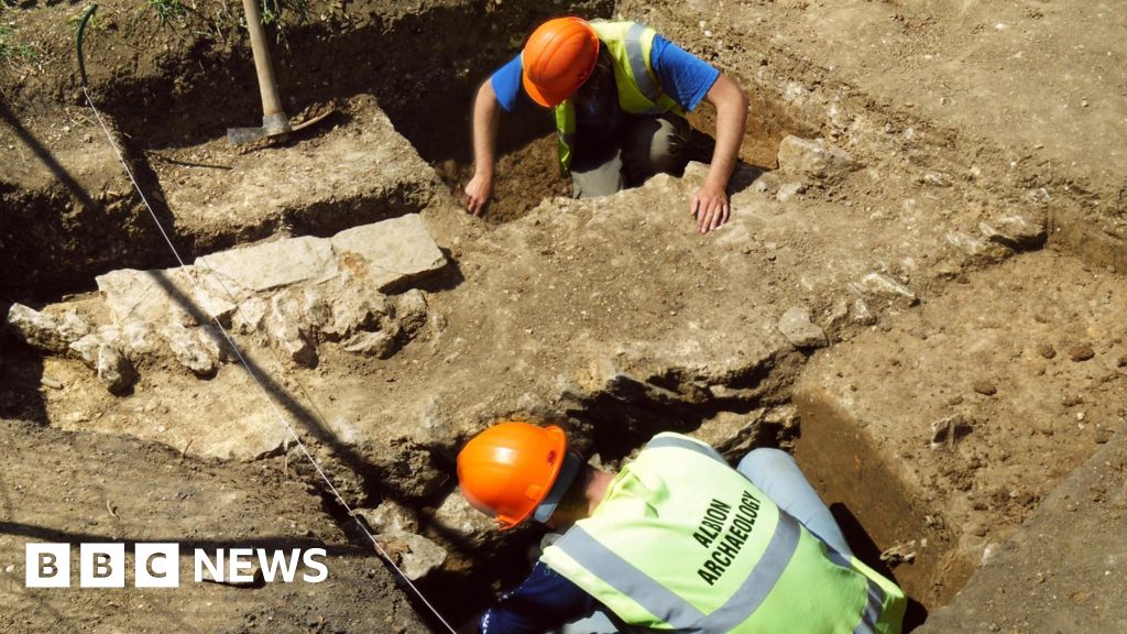 Bedford Roman villa volunteers hoping to return after big find