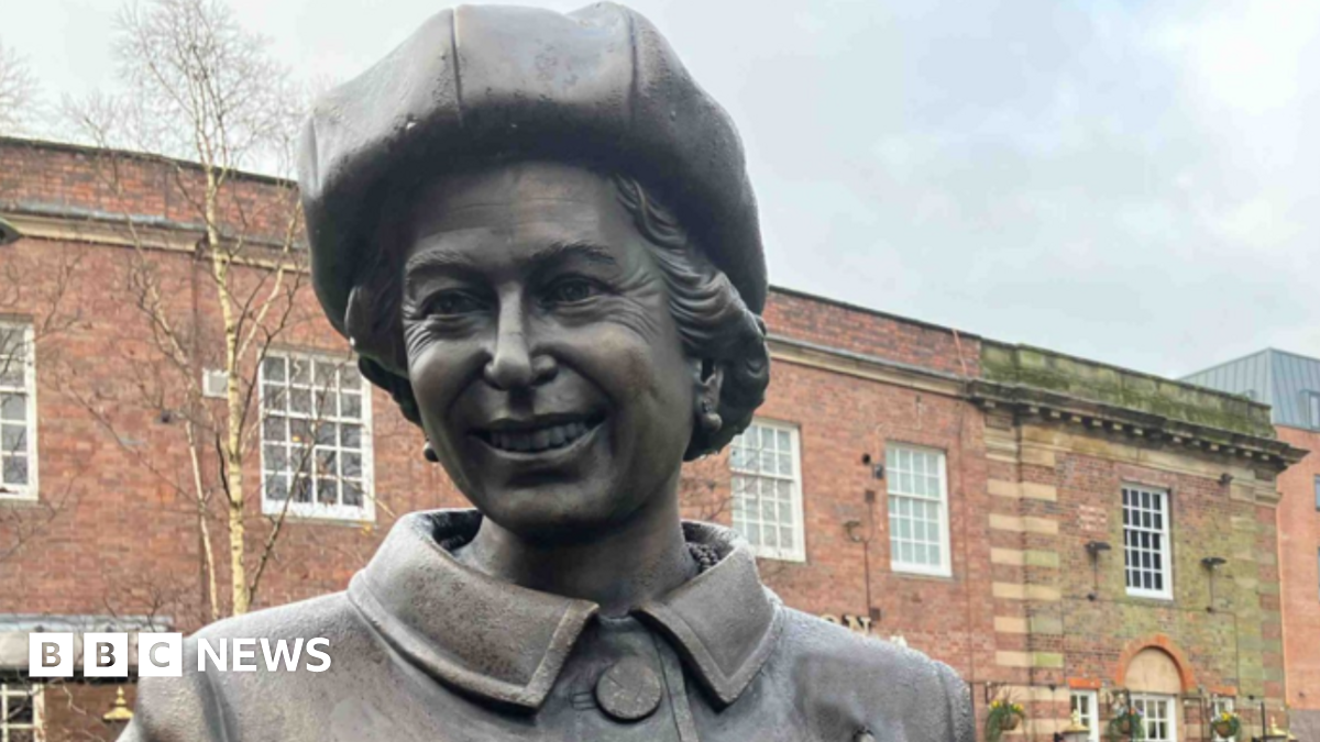 A generic image taken in the town centre showing Lloyds Bank and other premises on the left and in the middle and a pedestrianised area in the bottom part of the photo.