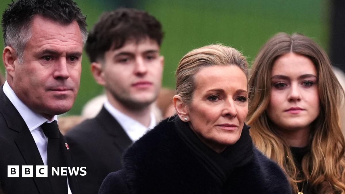 Sports presenter Gabby Logan dressed in black