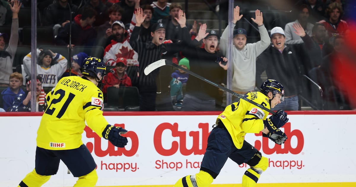 Sweden holds off Czechia to capture first gold medal at World Juniors since 2012