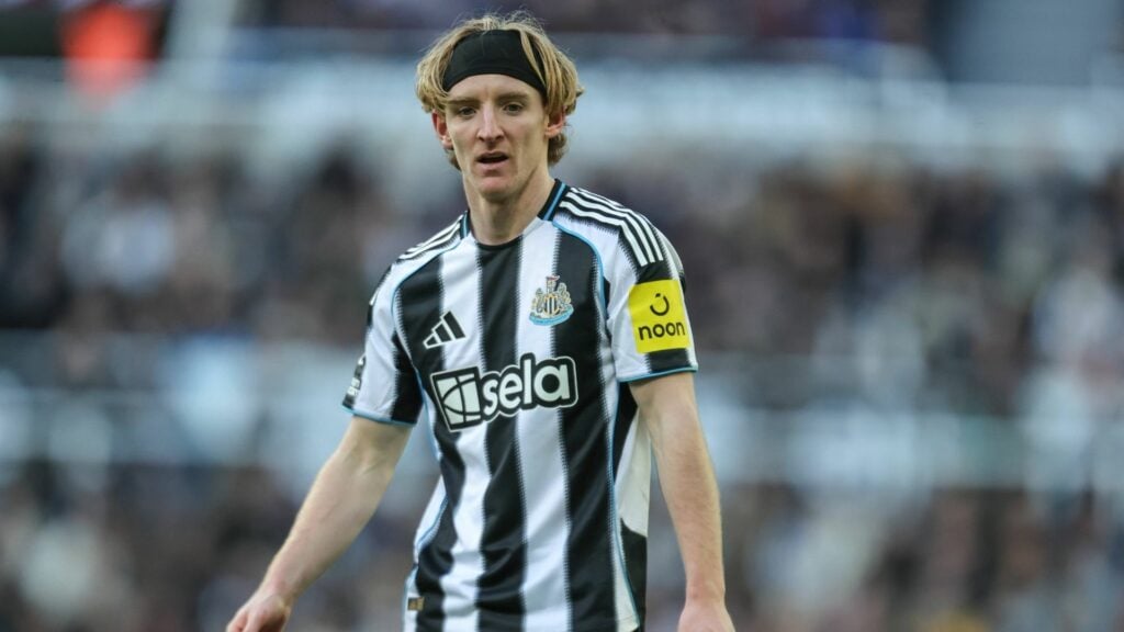 Anthony Gordon in action for Newcastle
