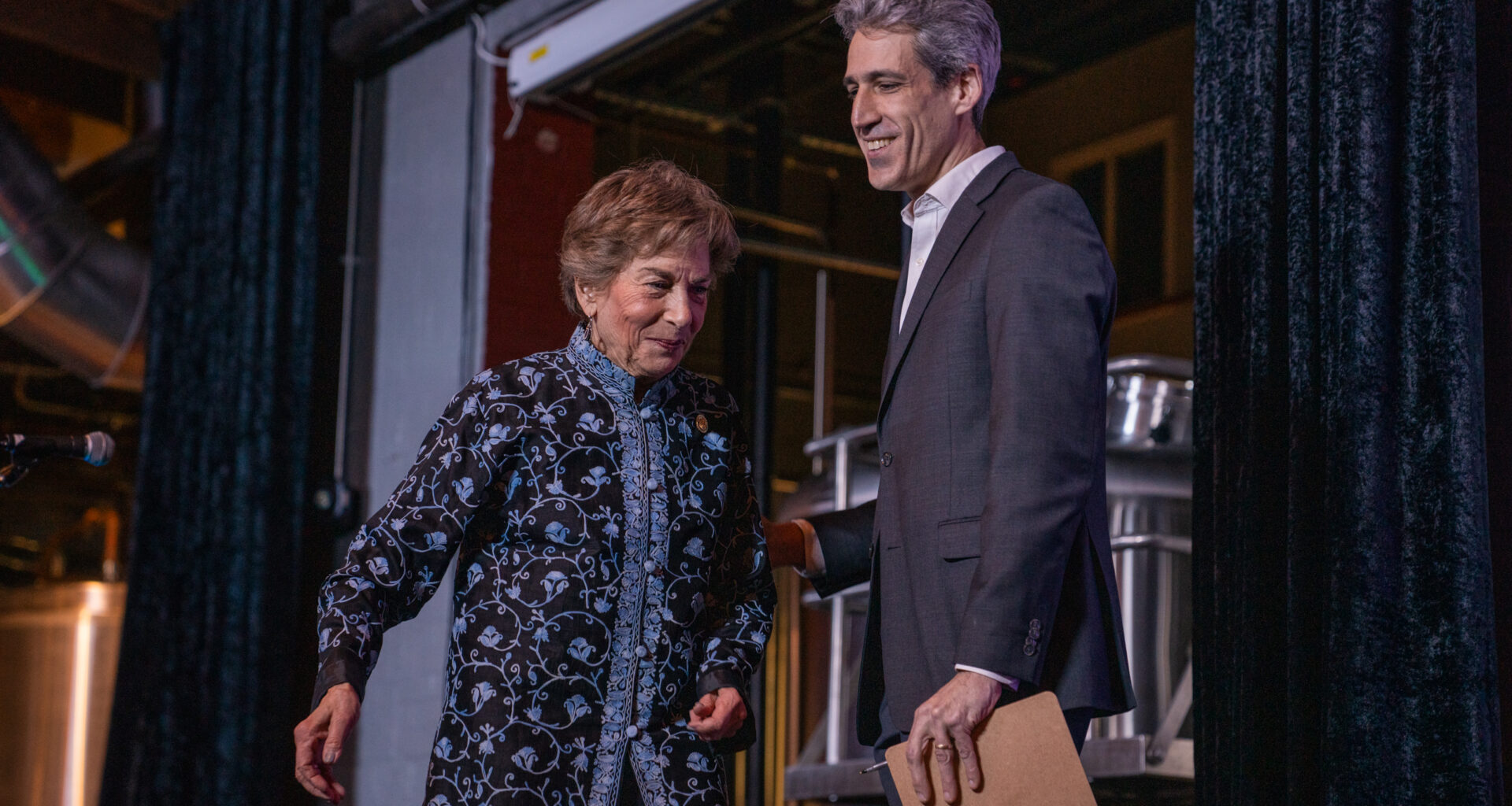Schakowsky will endorse Biss as successor