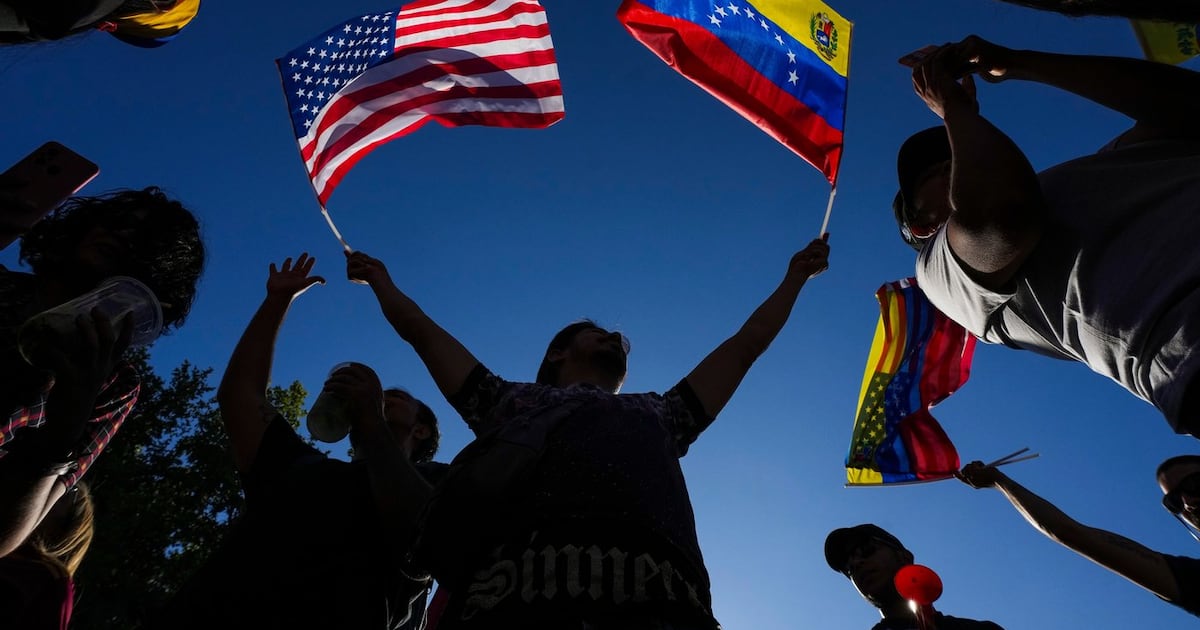 Canada’s oil sector shouldn’t panic, stay competitive after Maduro’s seizure: experts - CTV News