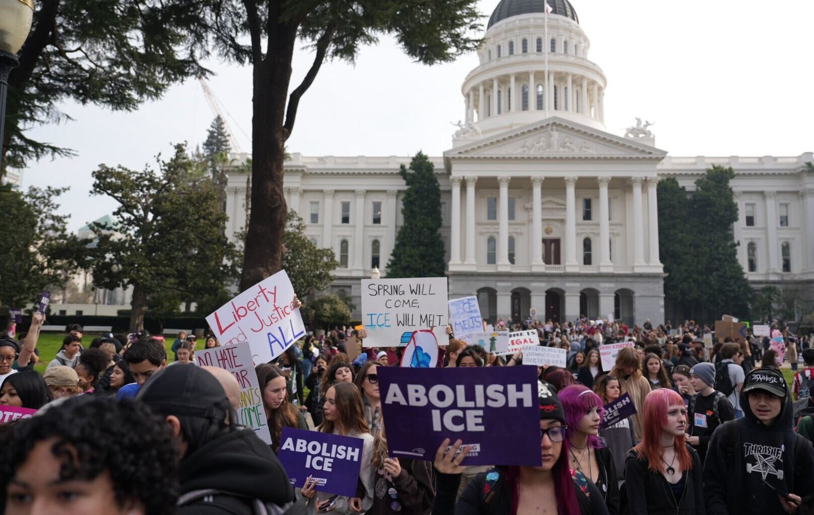 ICE protest Sacramento live updates: Hundreds of teens protest