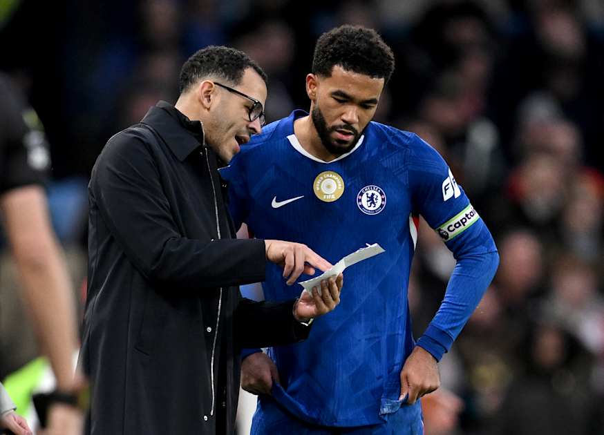 Rosenior explains Estevao absence and praises James and Palmer | News | Official Site