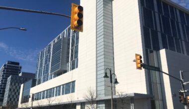 Durham cops accused of assaulting lawyer at Oshawa courthouse