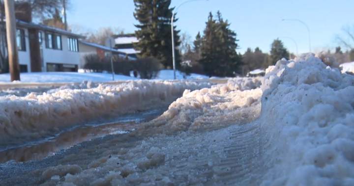 Edmonton snow-clearing raises mobility concerns as mayor recognizes change is needed - Edmonton