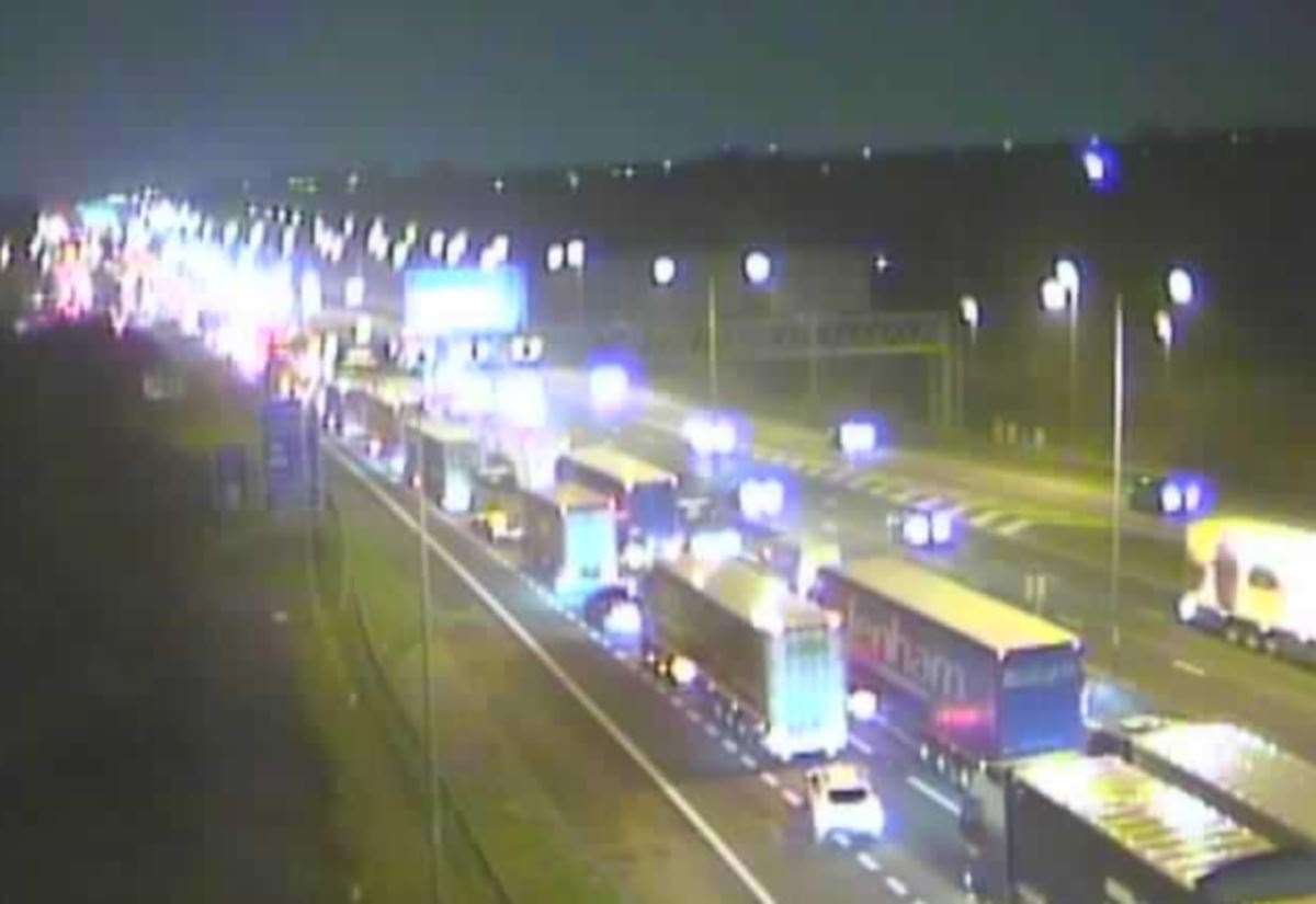 M25 anticlockwise and Dartford Crossing heavily congested after crash