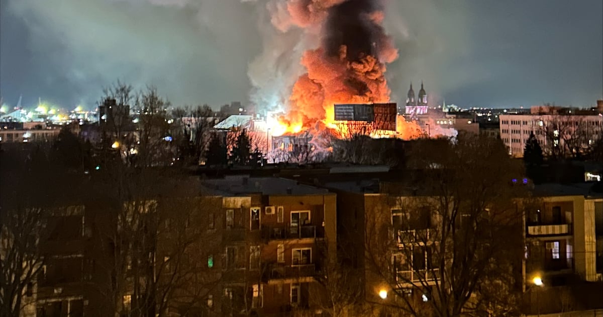 Fire forces complete closure of Jacques-Cartier Bridge - CTV News