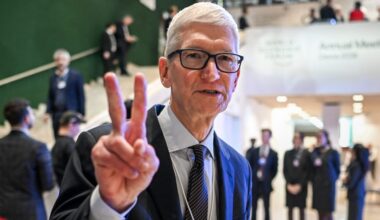 Apple Workers Are Livid That Tim Cook Saw “Melania” Movie Hours After CBP Killed Pretti