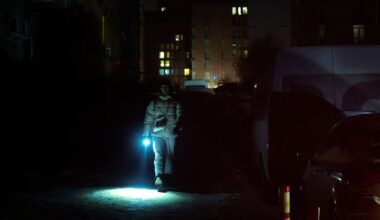 Russian strike on Ukraine's Kyiv leaves 1,330 buildings still without heat, mayor says