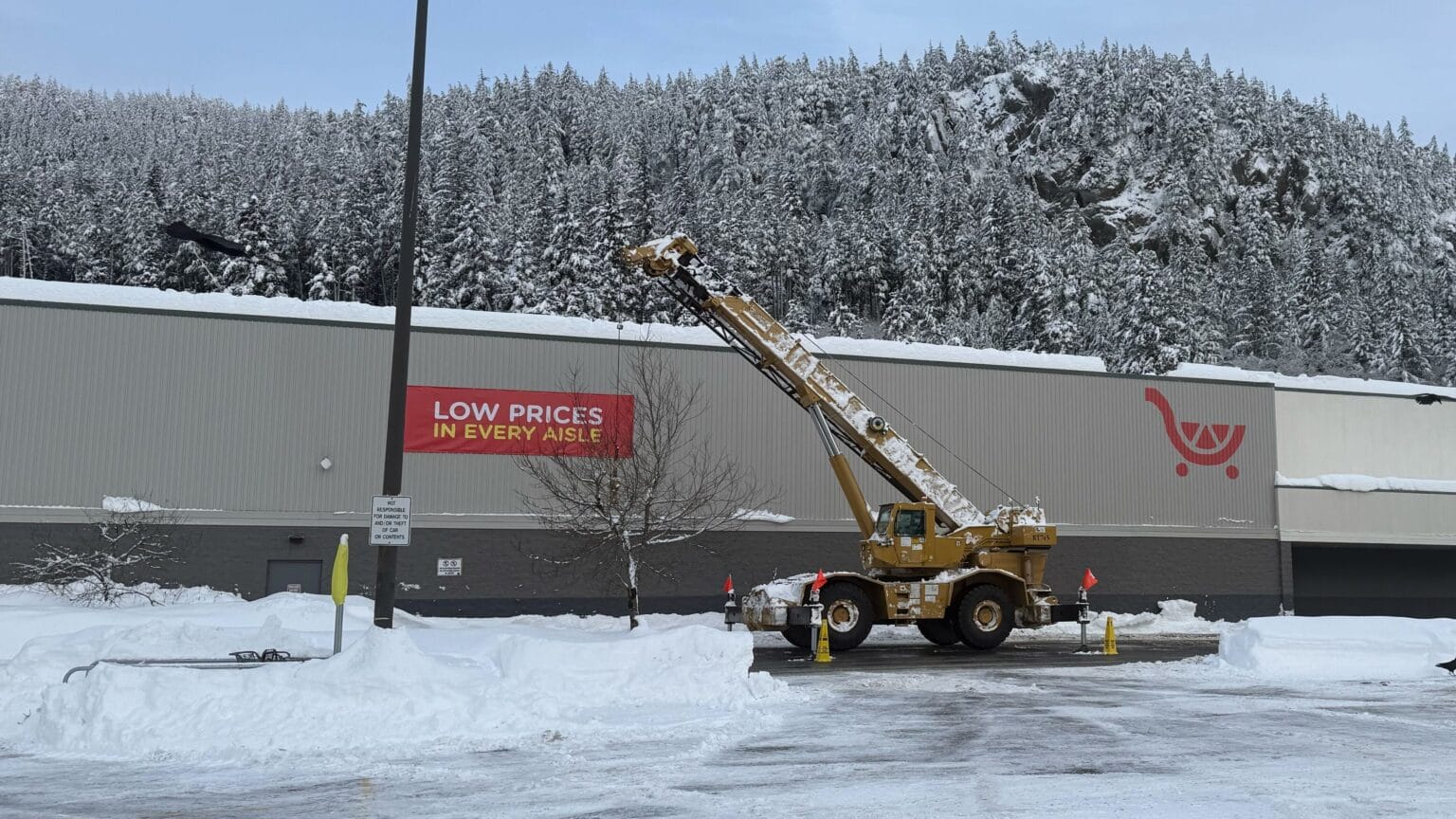 Fred Meyer closed for snow removal as Juneau continues to dig out
